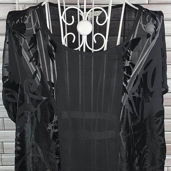 Cabi short sleeve blouse Size S - Picture 2 of 11